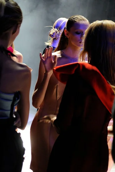 Look 18
